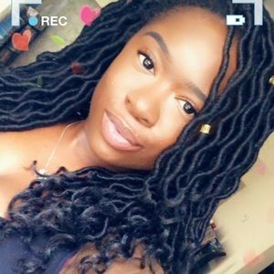 Meet your Posher, Candace